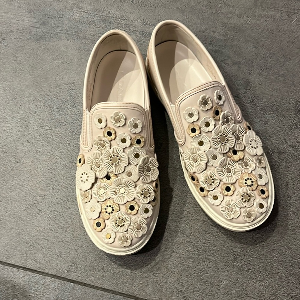 Excellent condition, barely worn coach leather sneakers